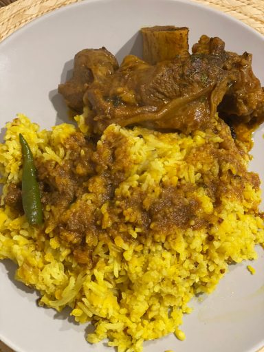 Vuna Khichuri mit Rindfleisch